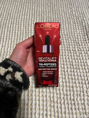 L'Oréal Revitalift Triple Power Tri-Peptides Age-Defying Serum - Red